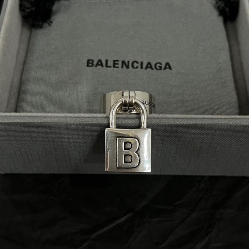 Ba1en*iaga rings